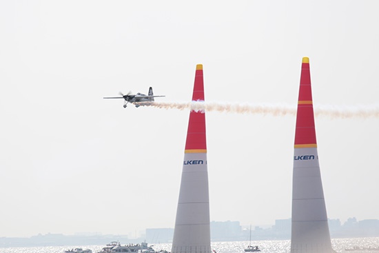 レッドブルエアレース決勝 Round of 8 マット・ホール選手に敗れたマイケル・グーリアン選手