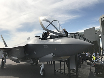 国際航空宇宙展 F-35モックアップ