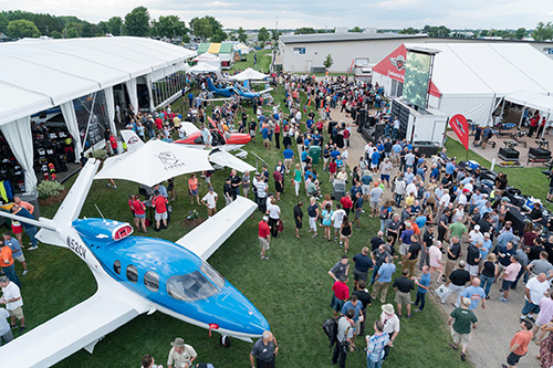 EAA AirVenture 2017 シーラス社のブース