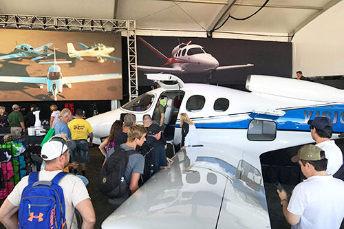 EAA AirVenture 2017 シーラス社のブース