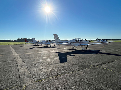 航空大学校の訓練機に紛れるJA01TC